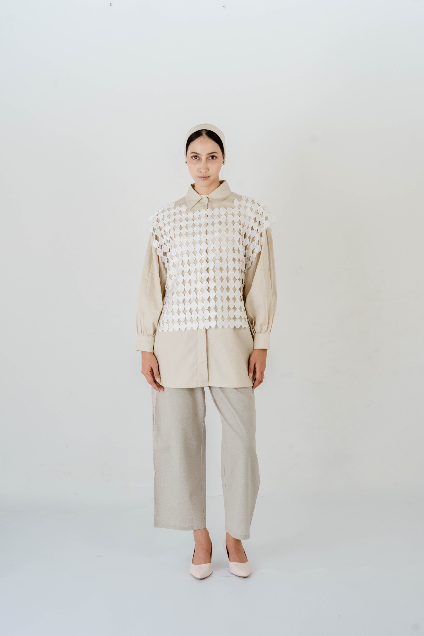 Dama Kara Aksata Crop Vest Lace