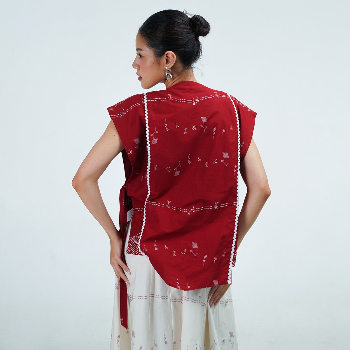 Dama Kara Kembali Vest Red