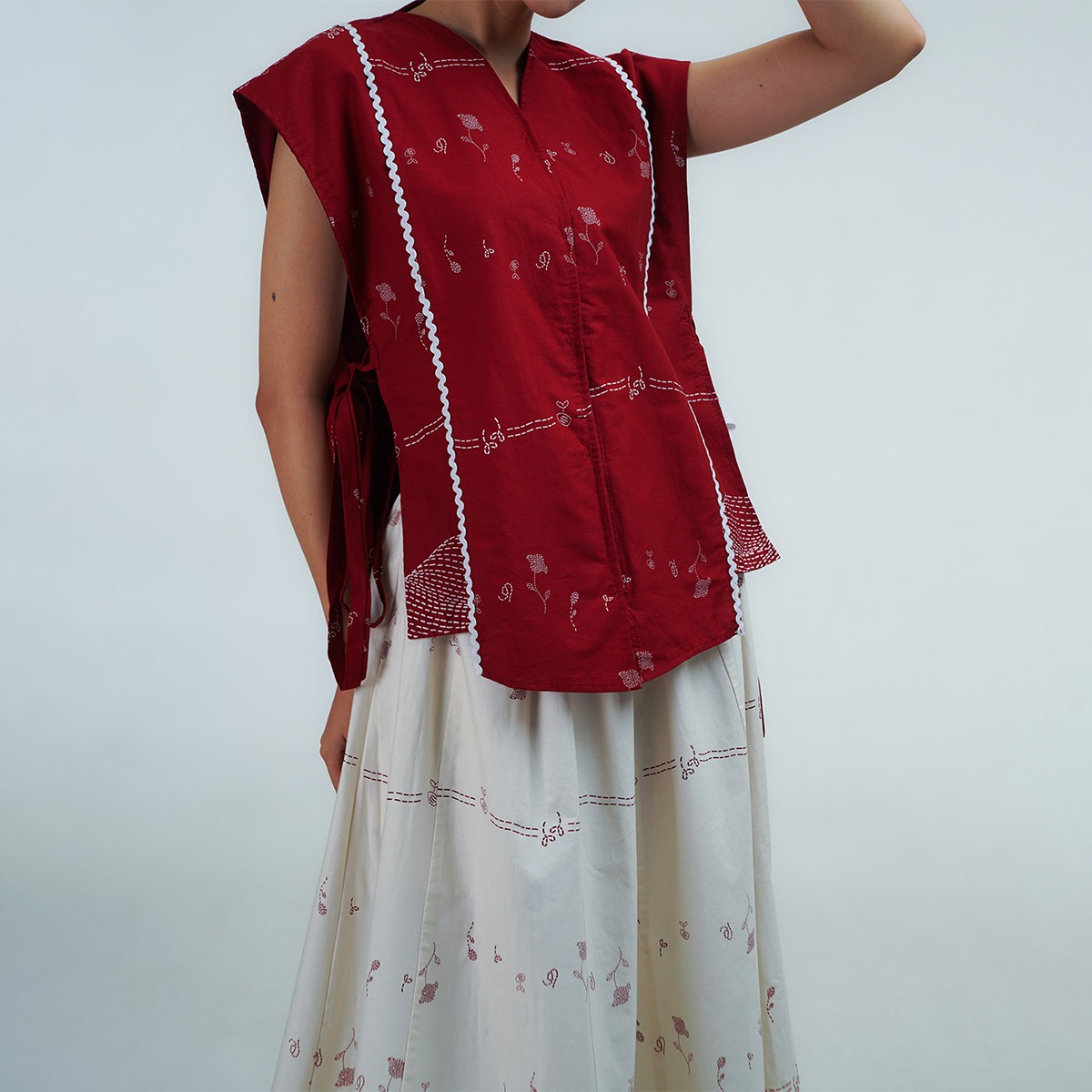 Dama Kara Kembali Vest Red