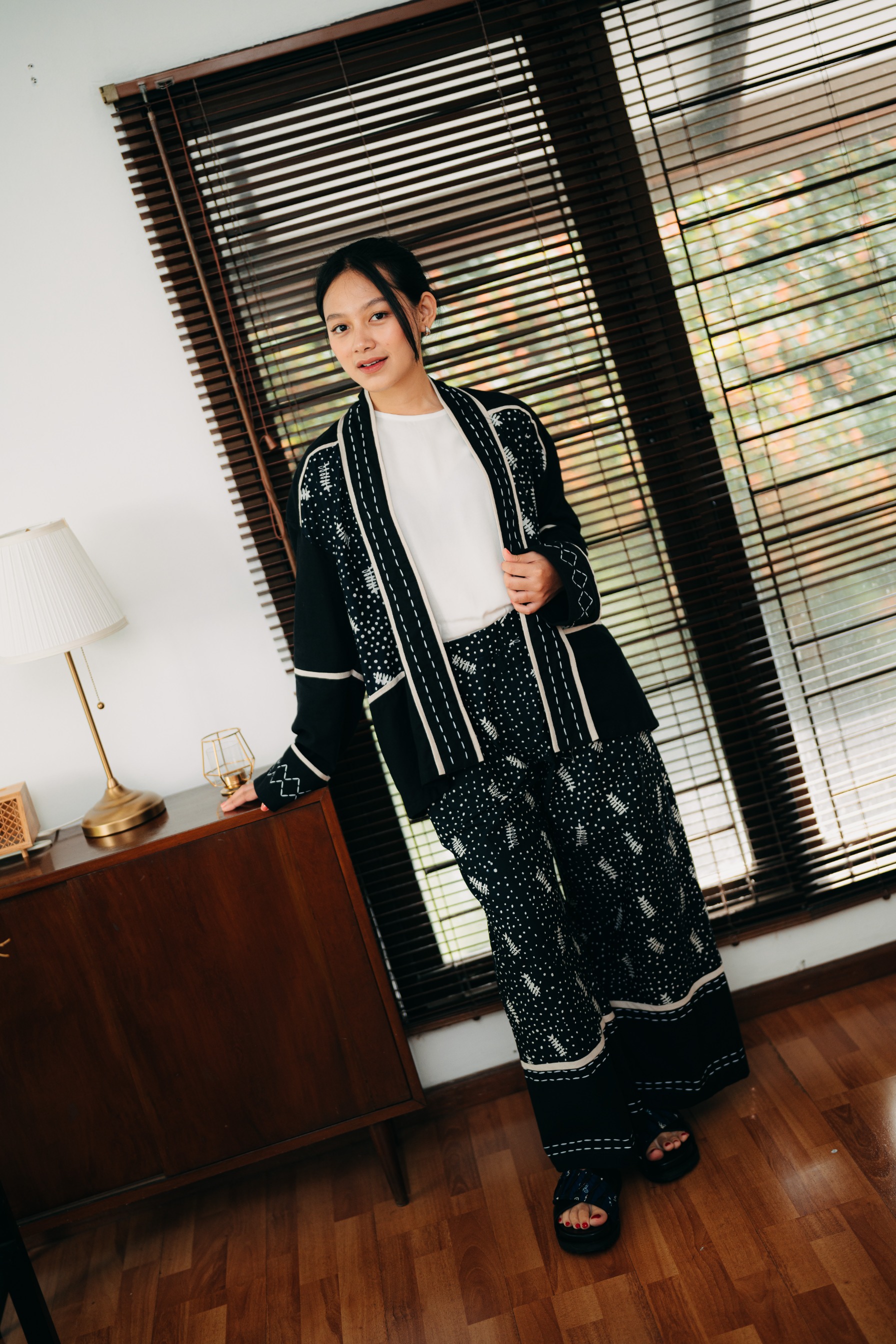 Dama Kara Harsa Outer