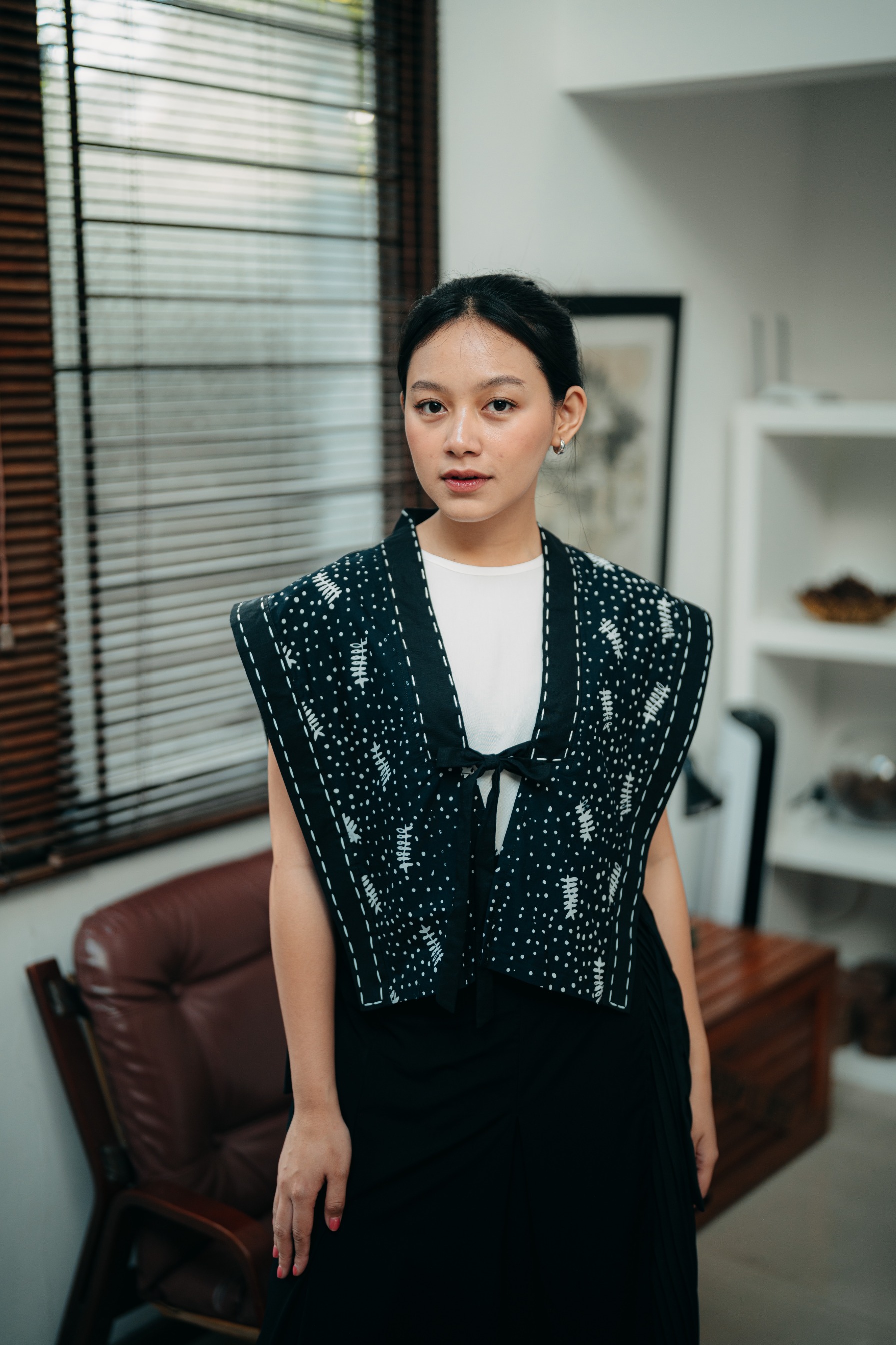 Dama Kara Harsa Crop Vest