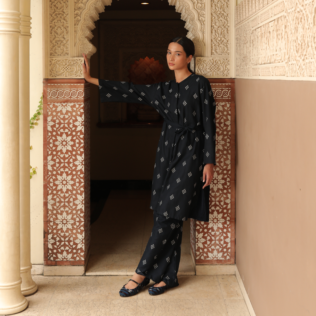 Dama Kara Arkana Embroidery Tunik