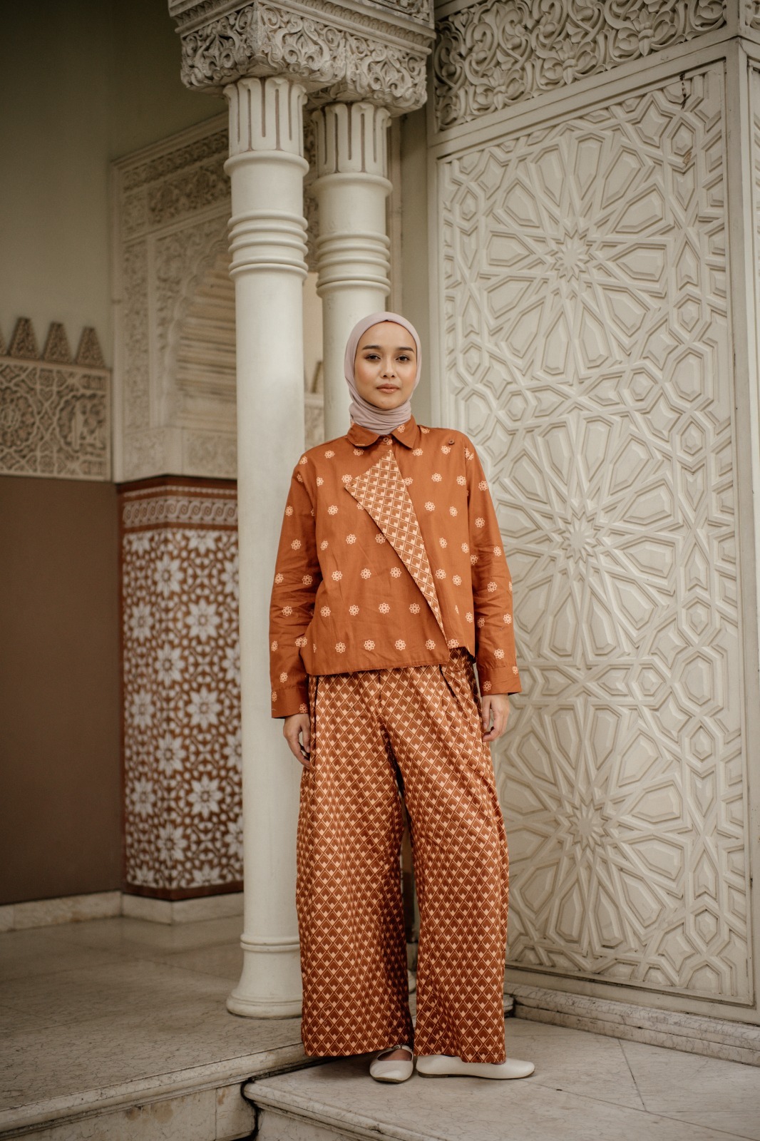 Dama Kara Gantari Long Pants