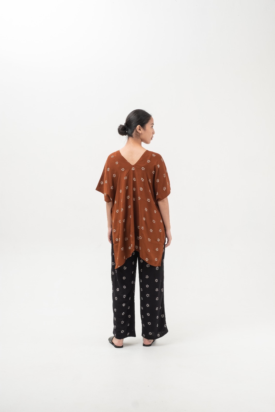 Dama Kara Kinasih Top Blouse (Atasan Batik)