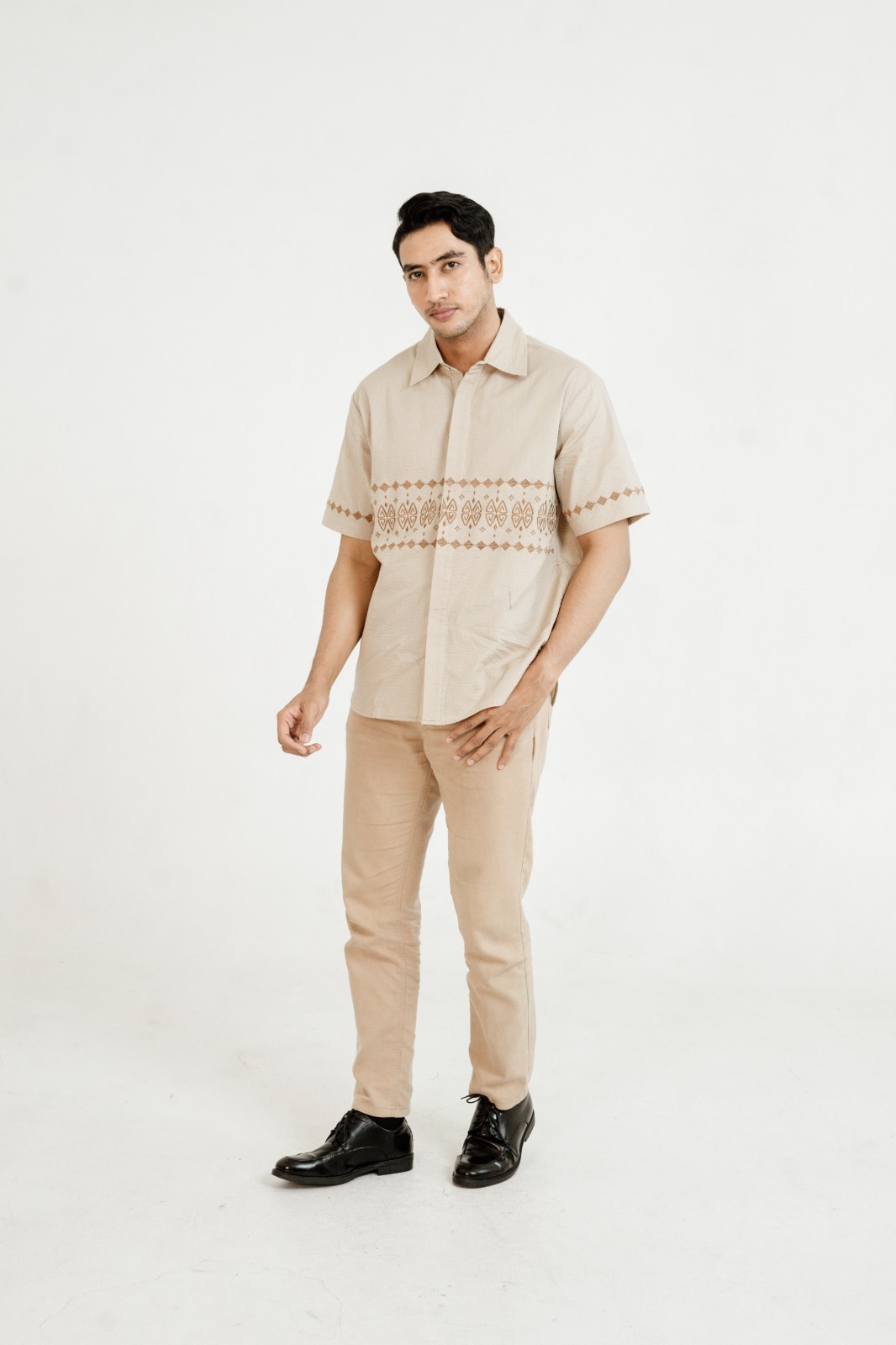 Dama Kara Kaimana Kemeja Embroidery