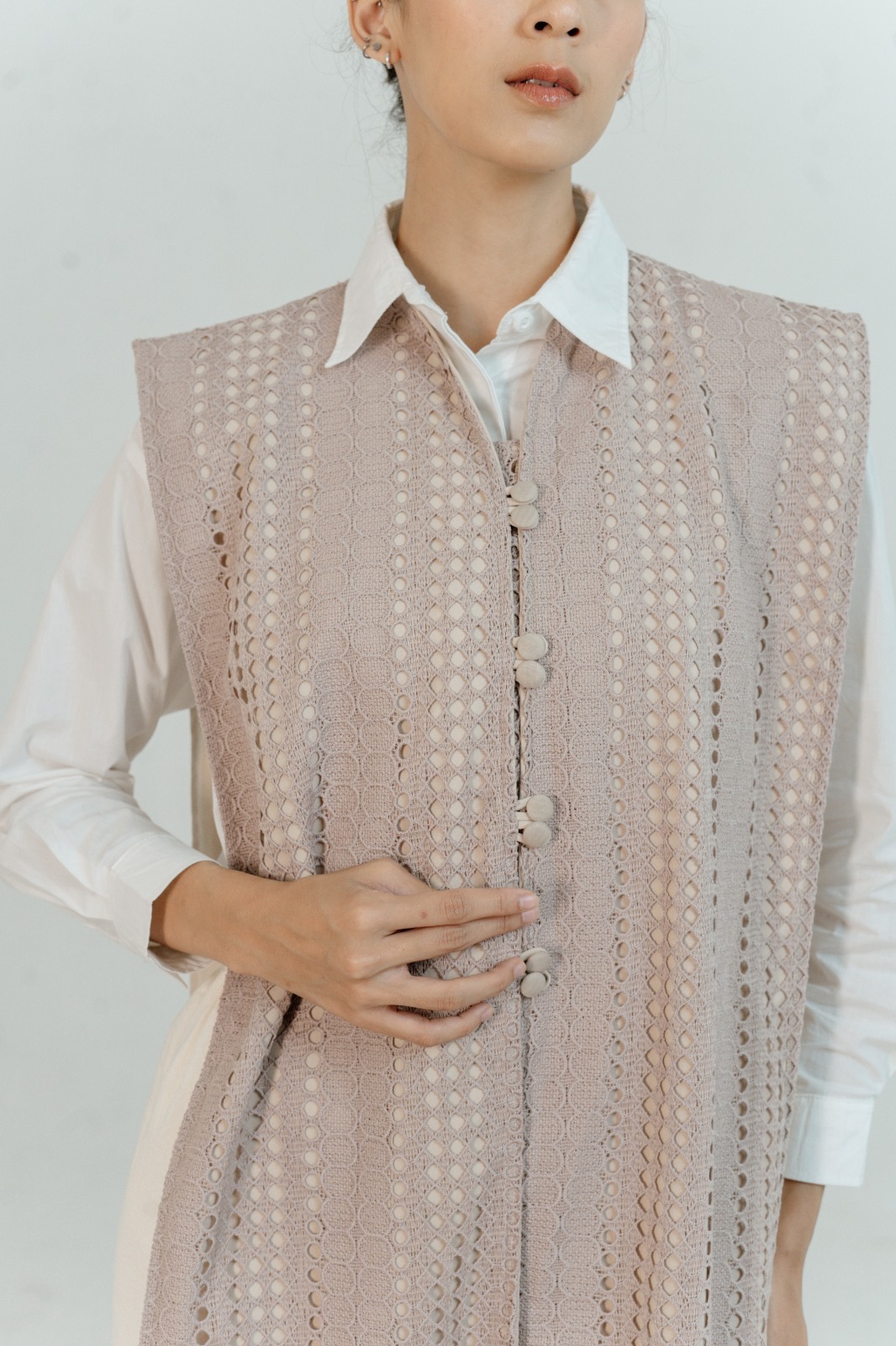 Dama Kara Kembali Vest Lace