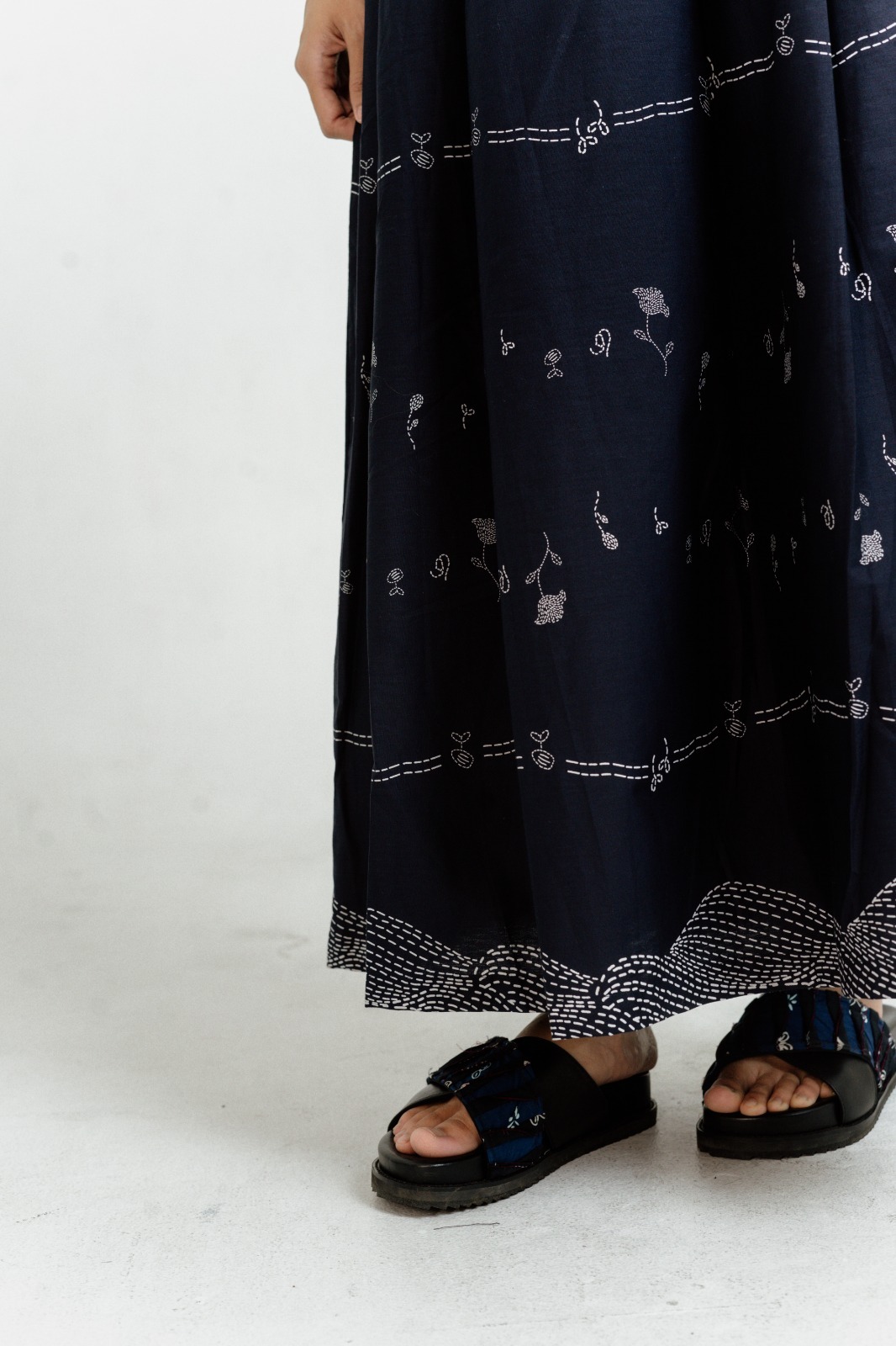 Dama Kara Kembali Skirt