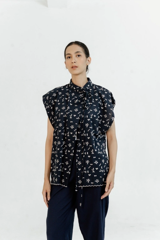 Image of Dama Kara Kusuma Top Outer