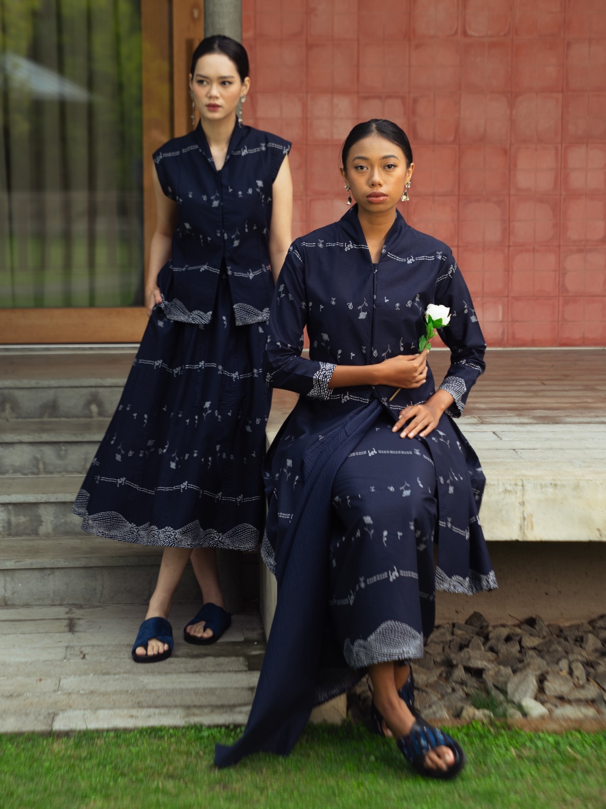 Dama Kara Kembali Panel Skirt