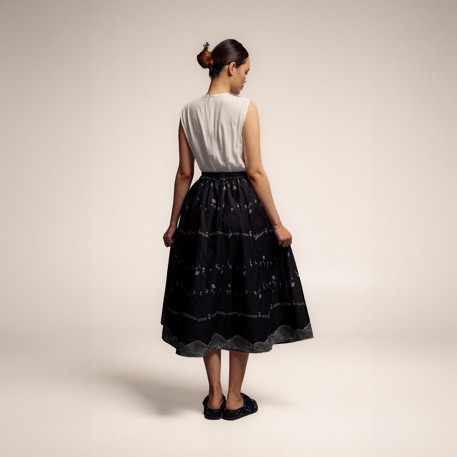 Dama Kara Kembali Panel Skirt