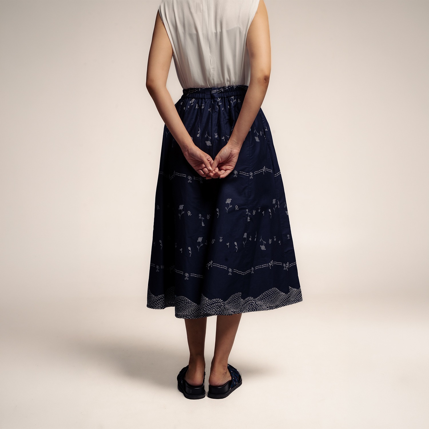 Dama Kara Kembali Panel Skirt