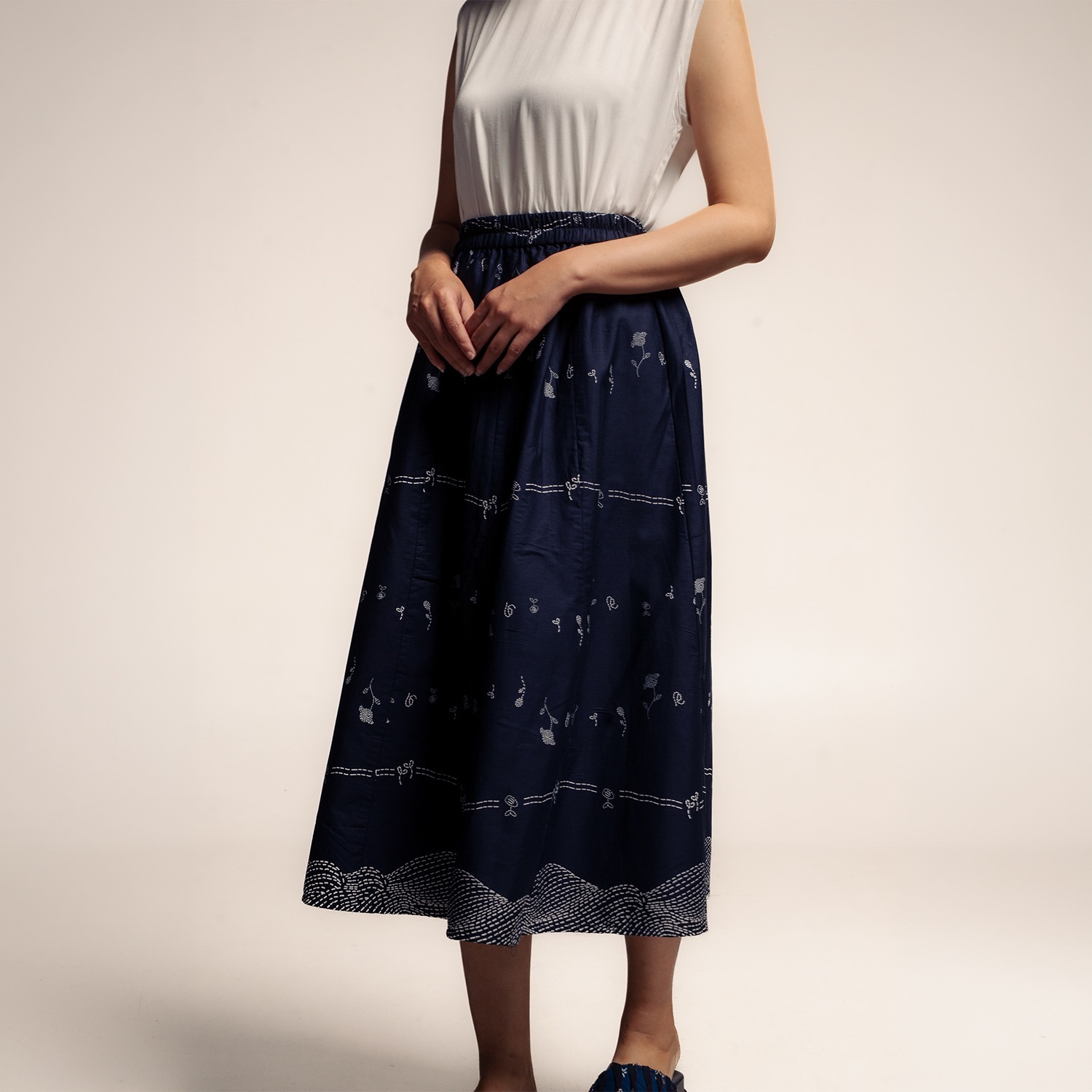 Dama Kara Kembali Panel Skirt