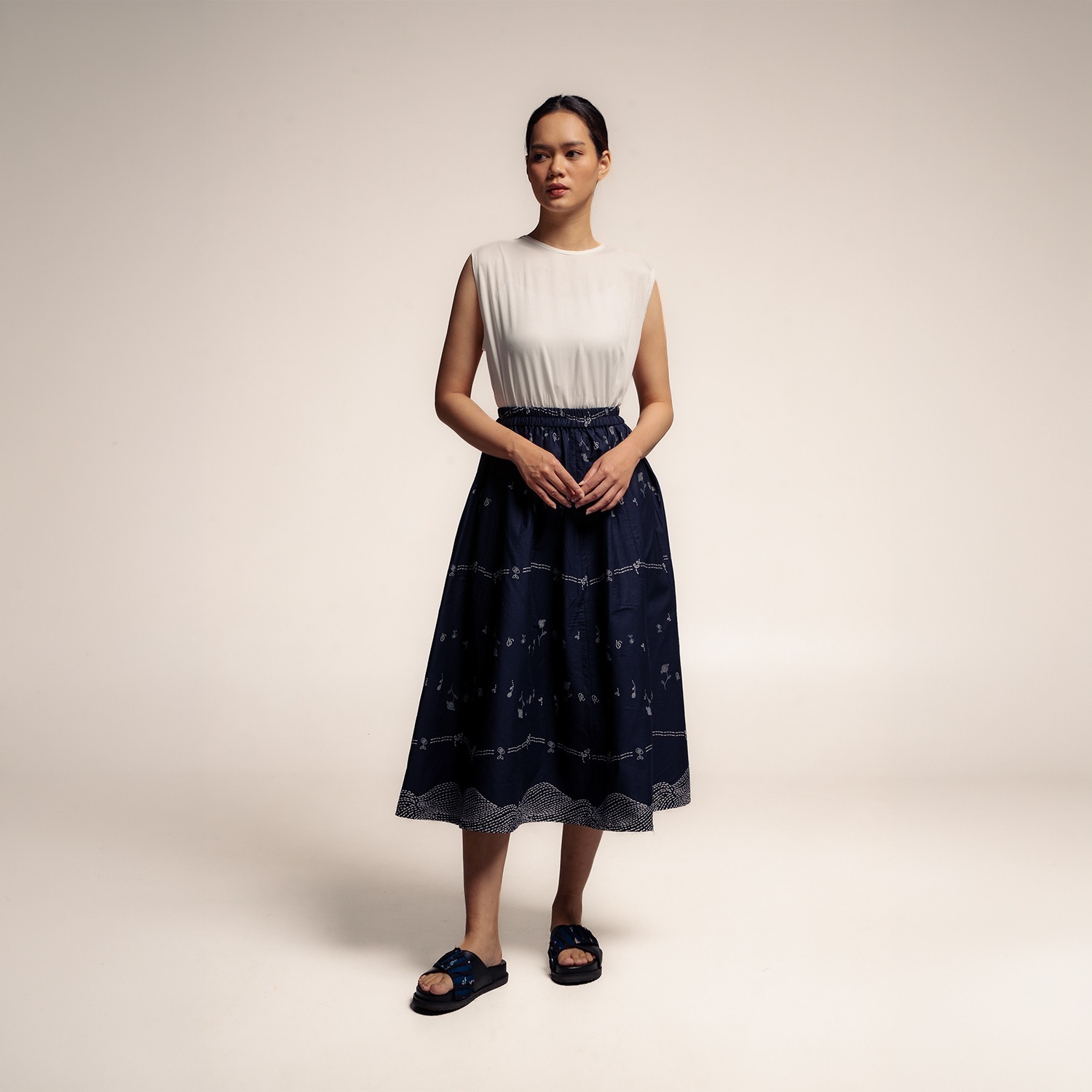 Dama Kara Kembali Panel Skirt