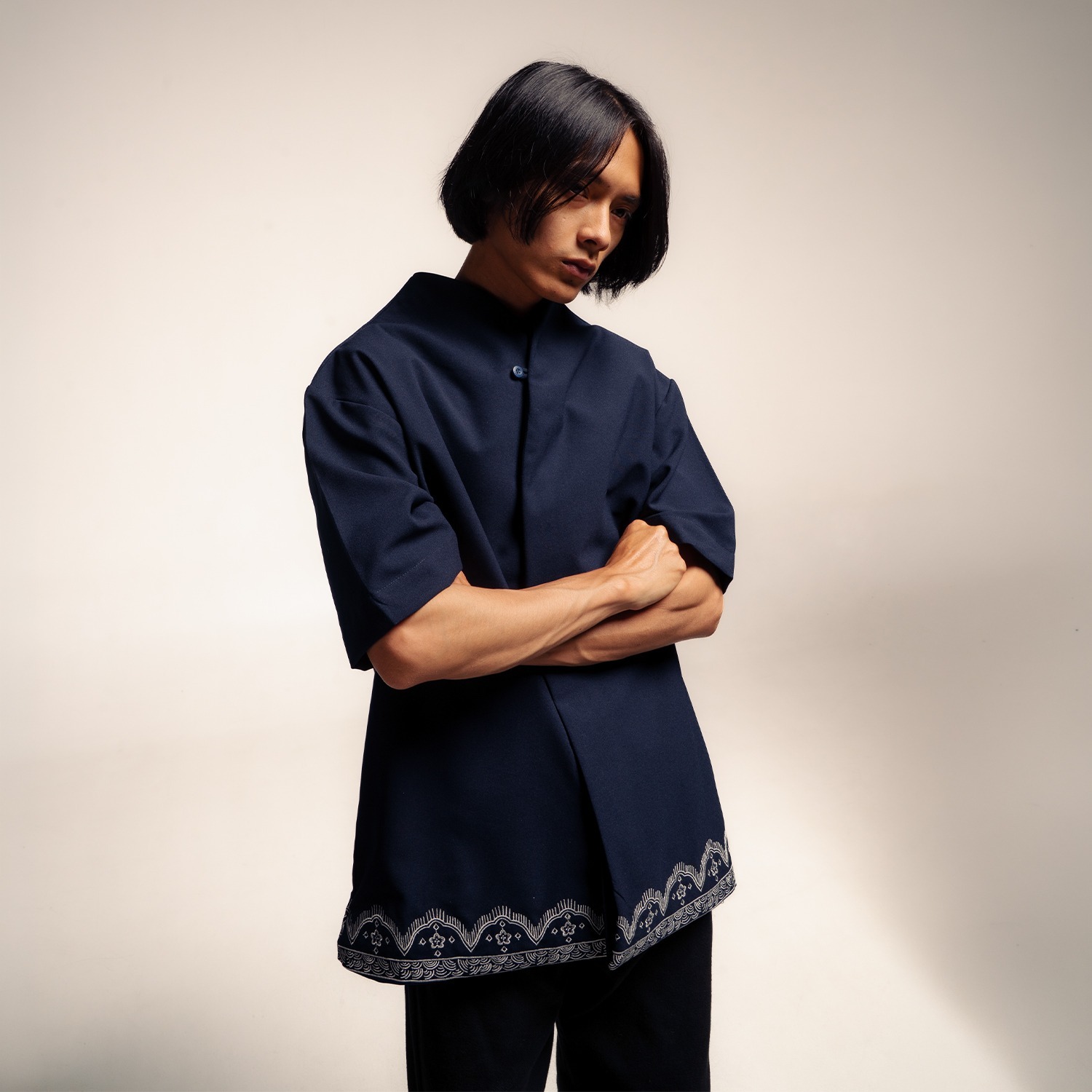 Dama Kara Arunika Embroidery Men Shirt