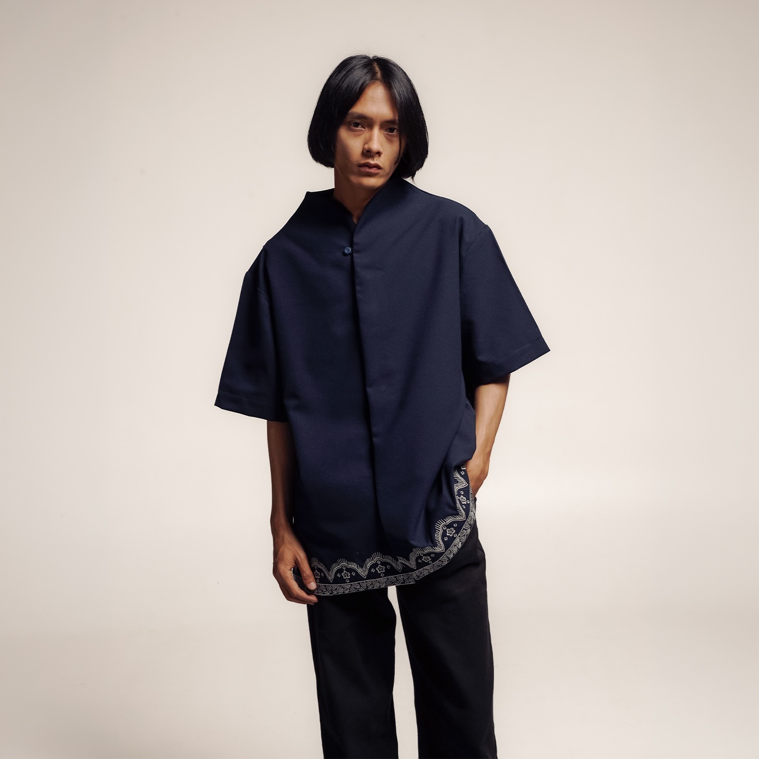 Dama Kara Arunika Embroidery Men Shirt