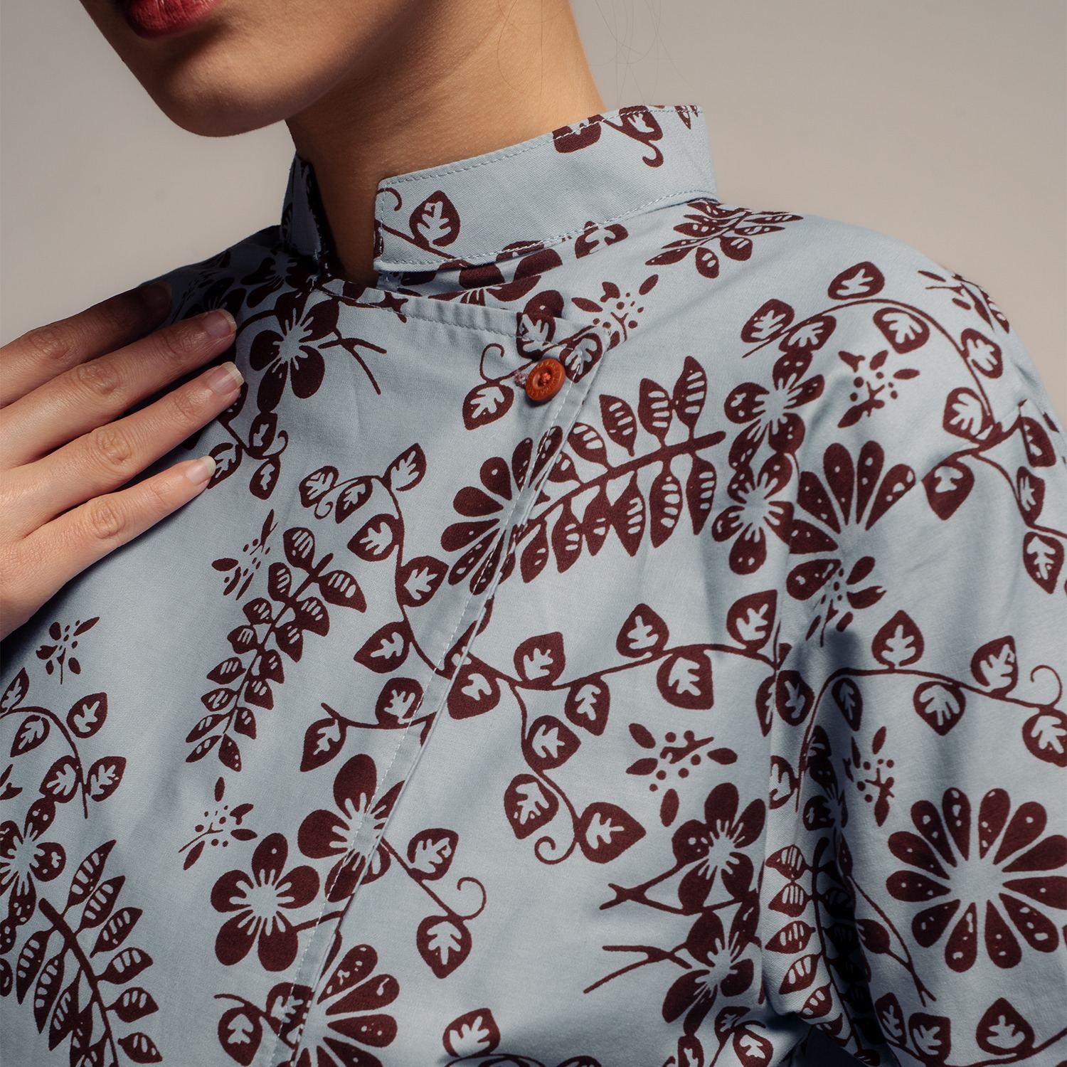 Dama Kara Arunika Janggan Women Shirt