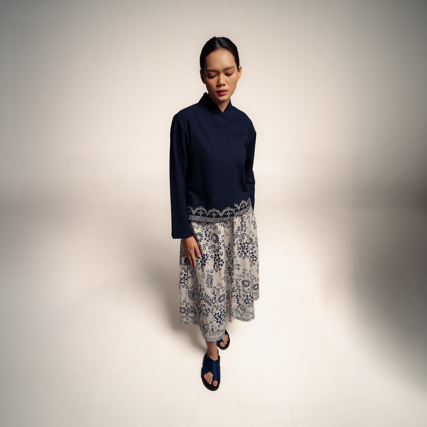 Dama Kara Arunika Embroidery Women Shirt