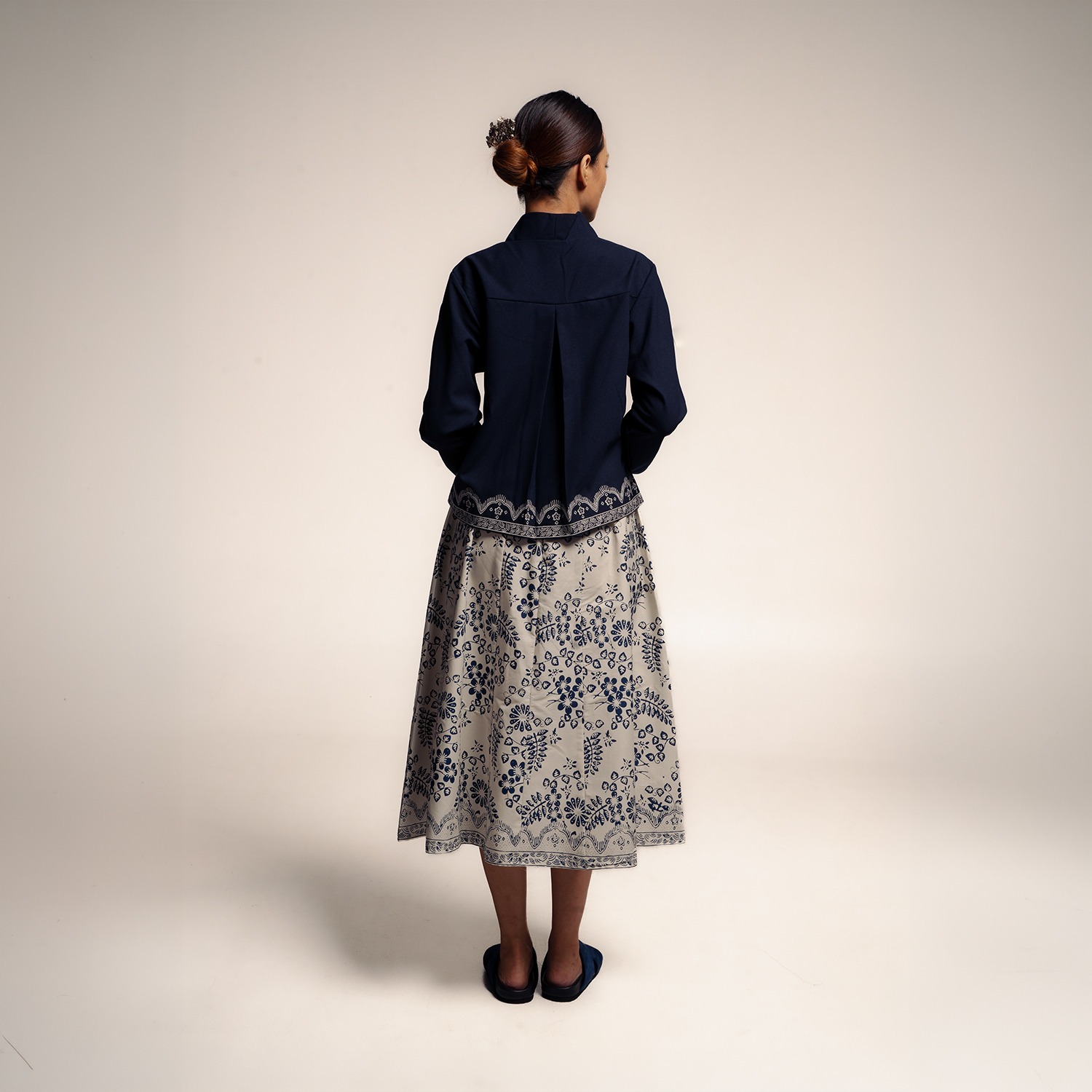 Dama Kara Arunika Embroidery Women Shirt