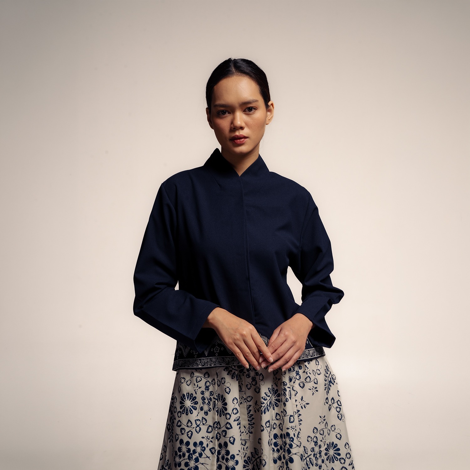 Dama Kara Arunika Embroidery Women Shirt