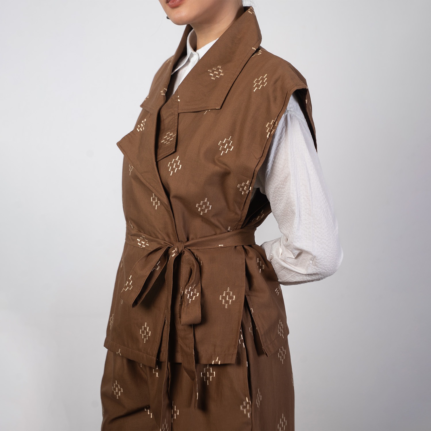 Dama Kara Arkana Embroidery Vest