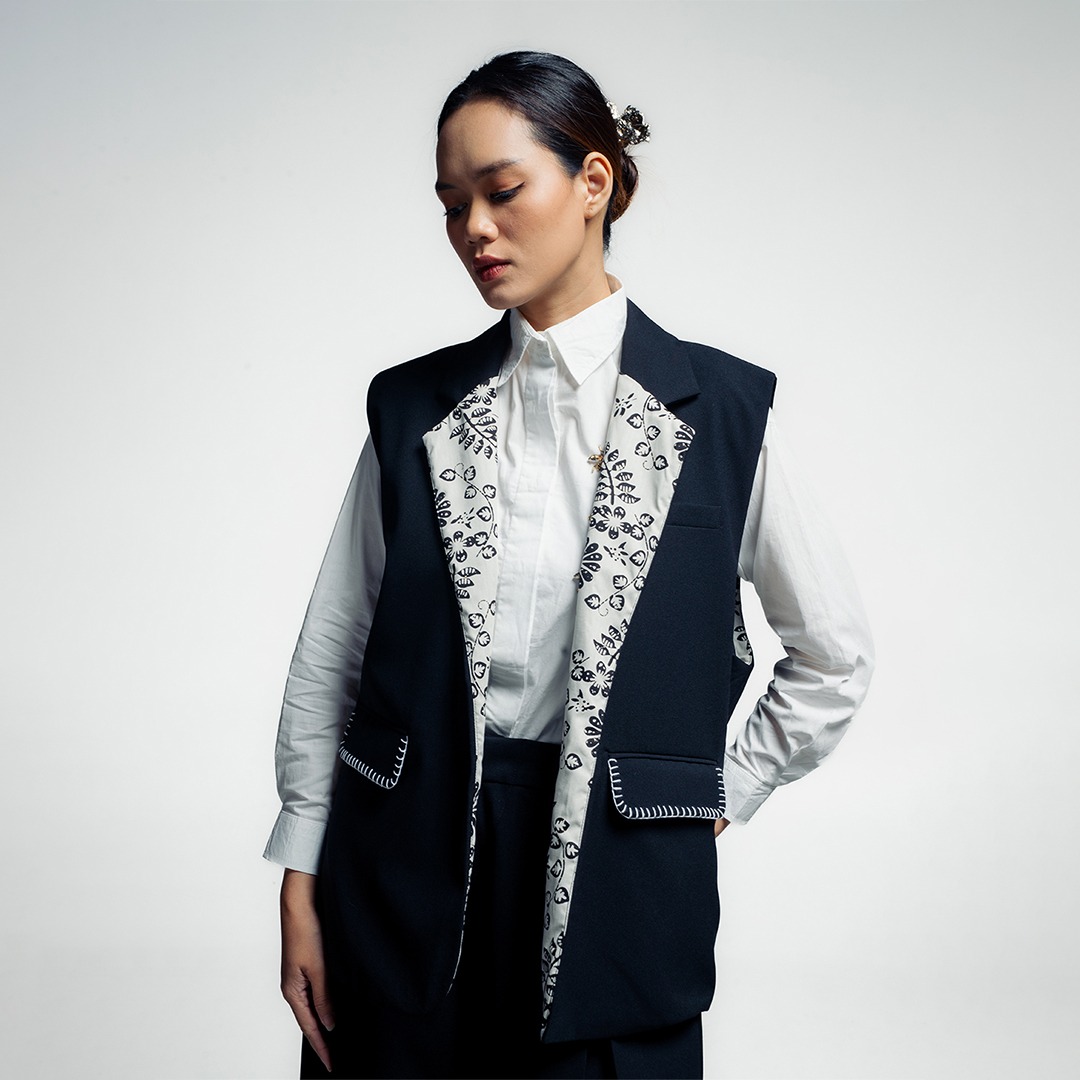 Dama Kara Arunika Two Ways Blazer