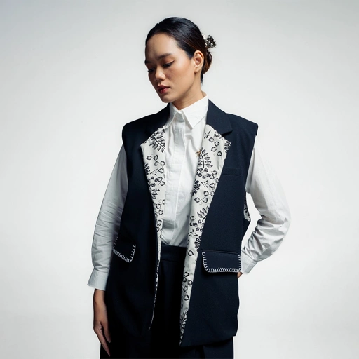 Dama Kara Arunika Two Ways Blazer