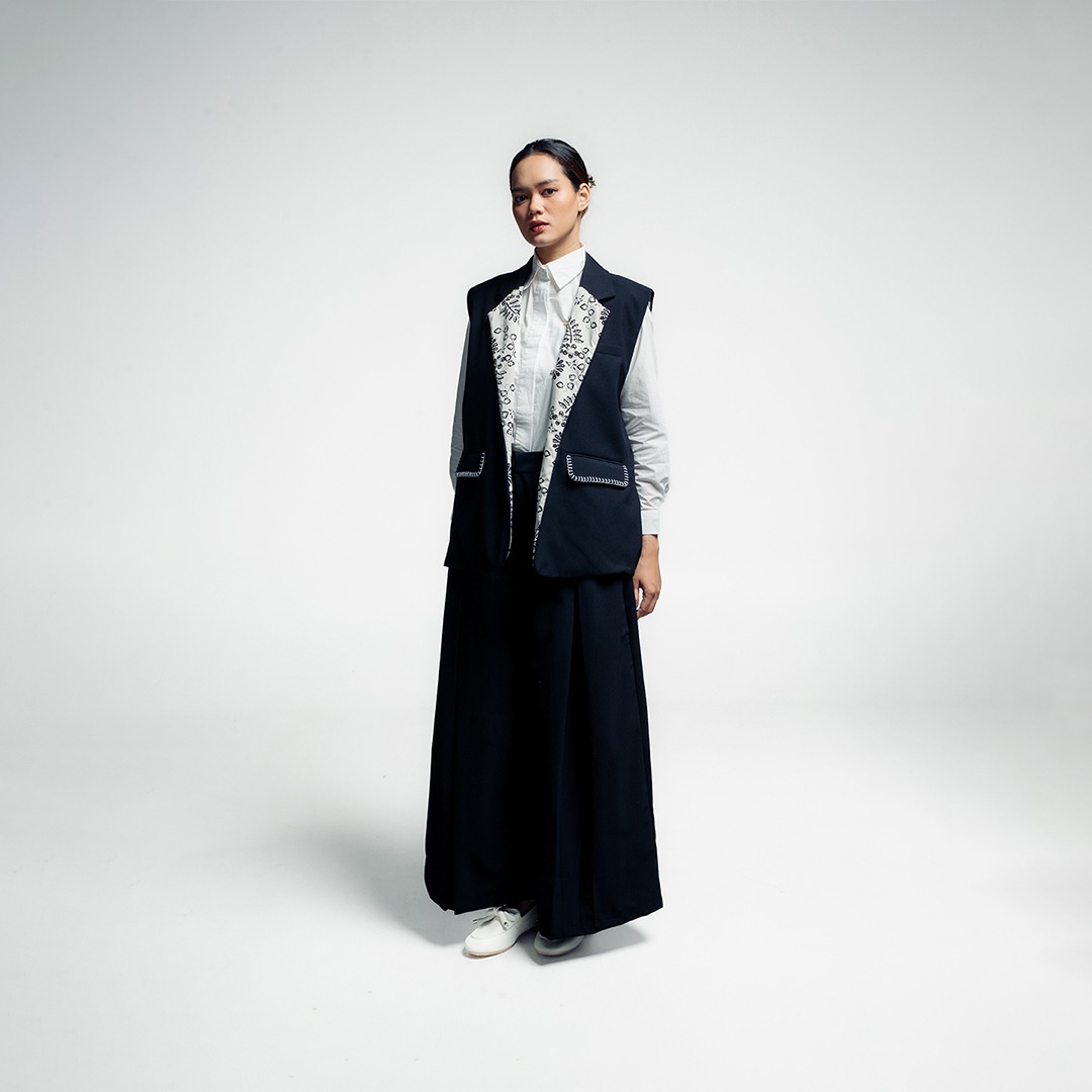 Dama Kara Arunika Two Ways Blazer