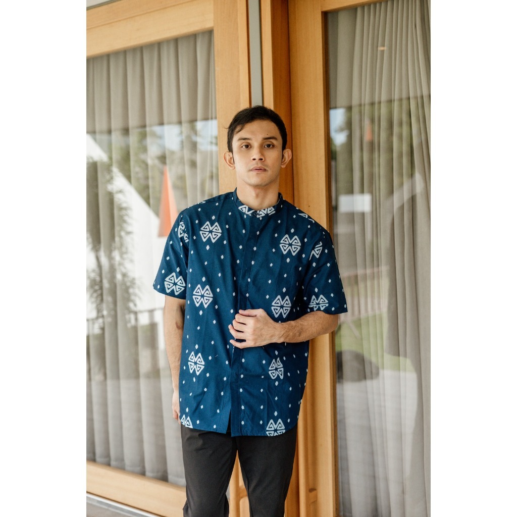 Dama Kara Ciangi Shortsleeve - Minor Defect
