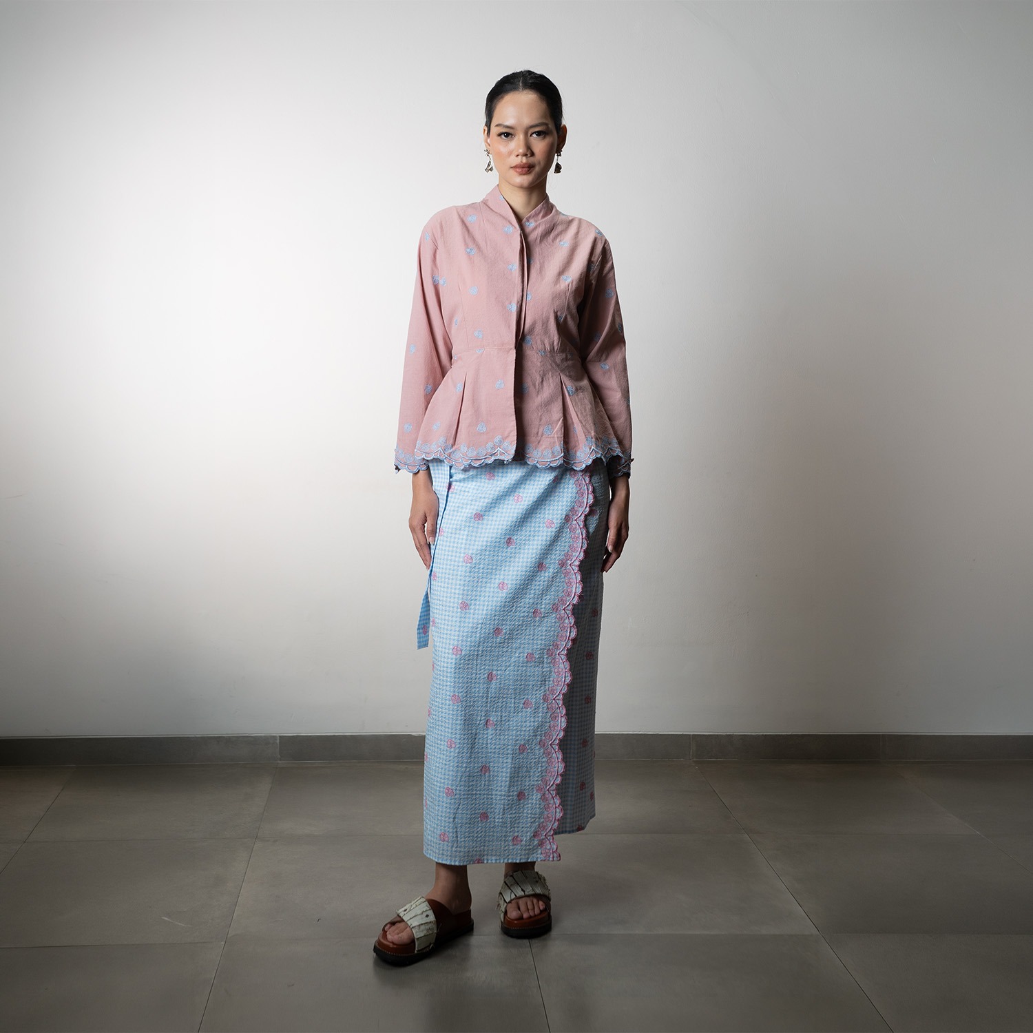 Dama Kara Ranggi Kebaya Peplum
