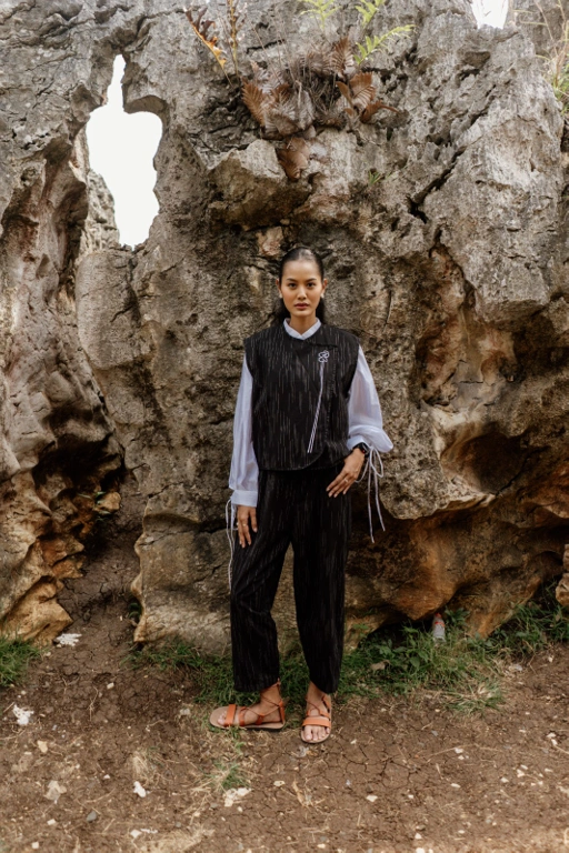 Image of Dama Kara Alkisah Vest Lurik
