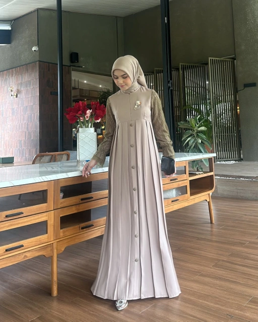 Image of Farah Dress Voll 2 - Cream