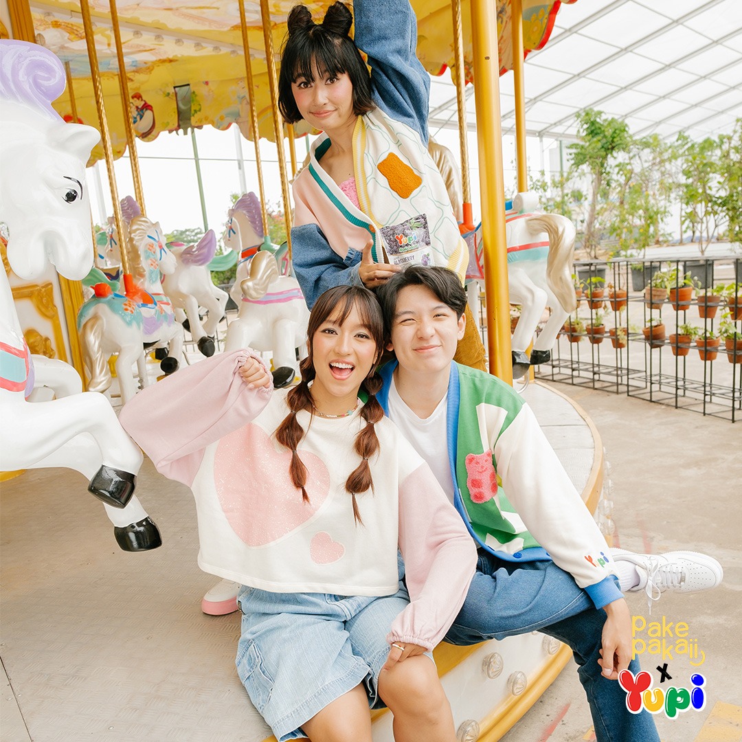 Yupi X PakePakaii Strawberry Kiss Sweatshirt