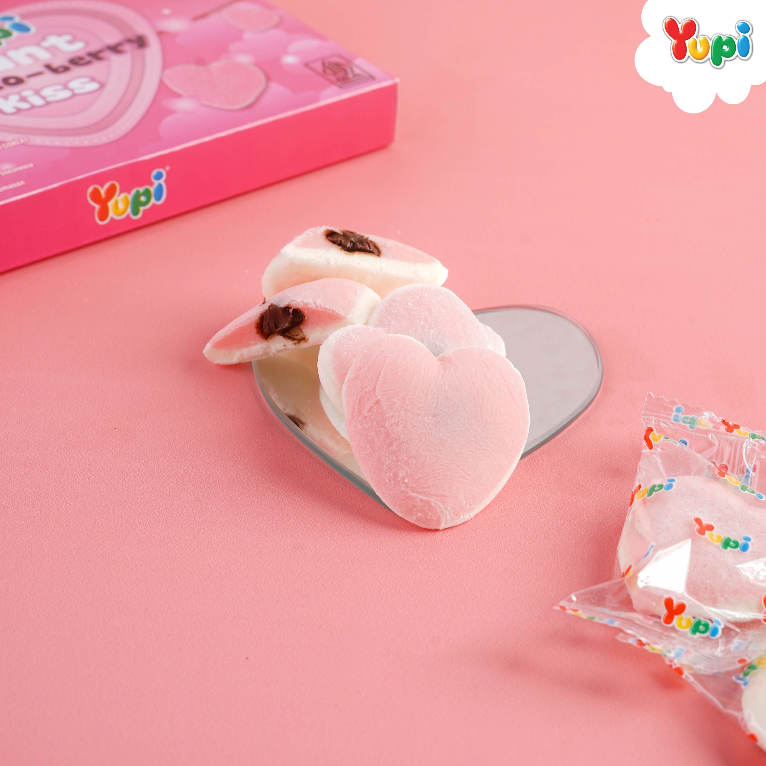 Yupi Giant Choco Berry Kiss Jar