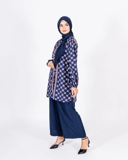 Eshal - Emira Top Navy