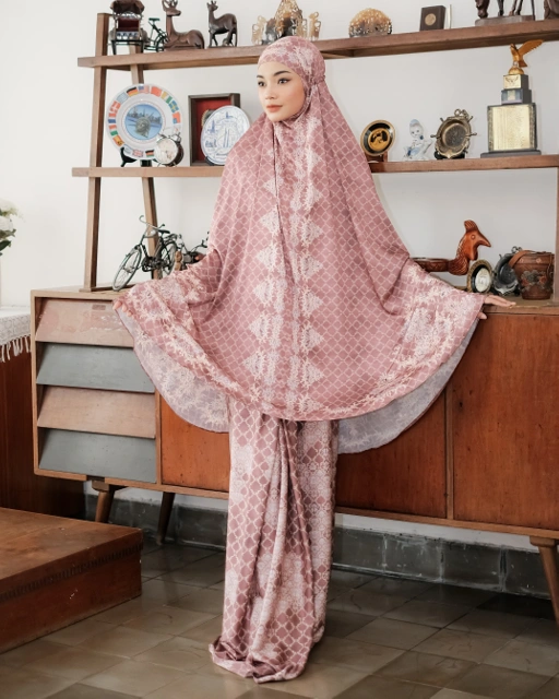 Image of Lestia Red - Adult Prayer Robe