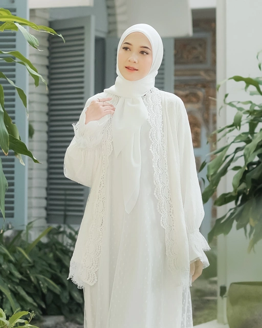 Image of Saffana Outer - Off White