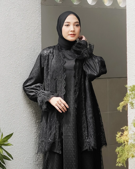 Image of Saffana Outer - Black