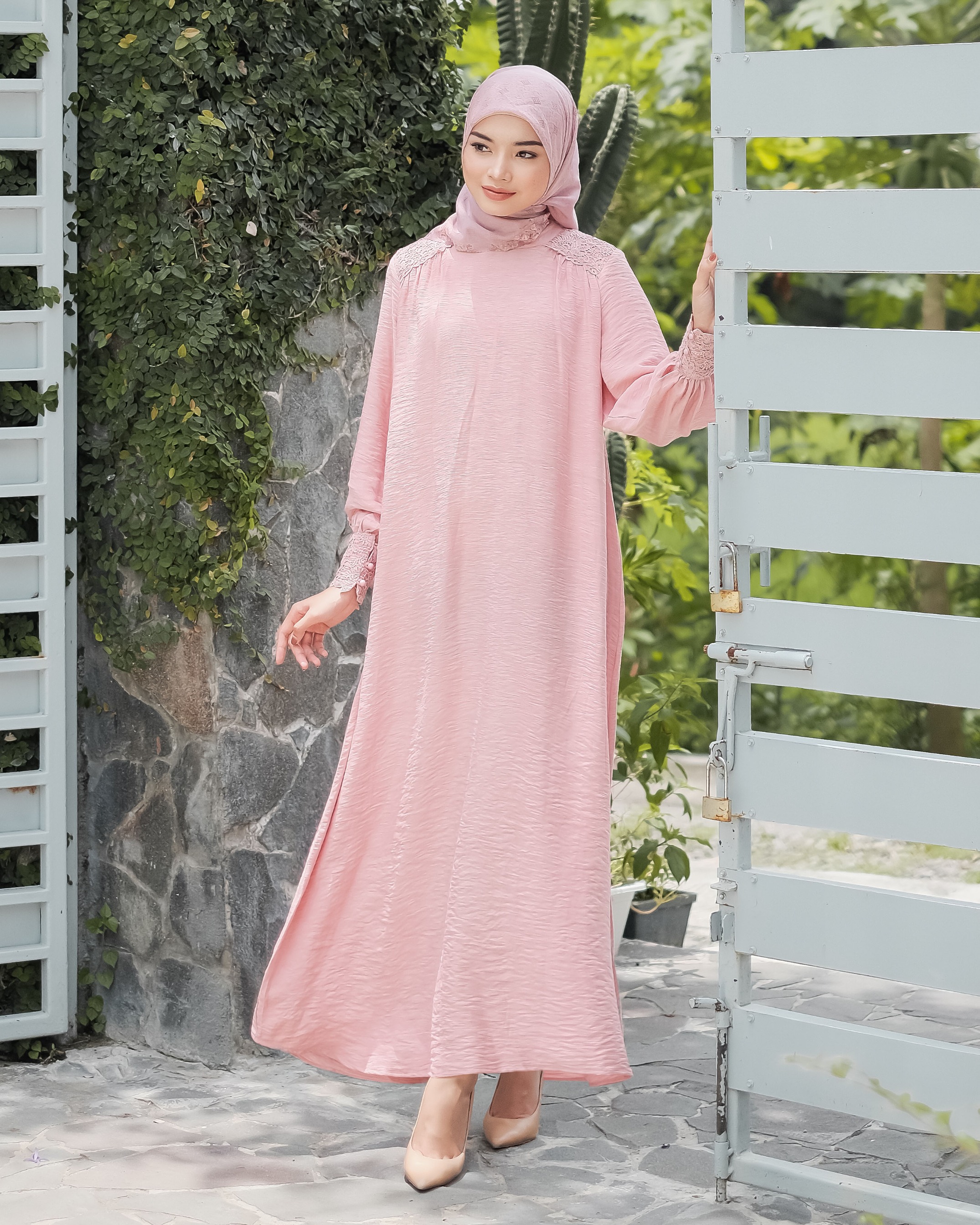 Rafifa Dress - Peach