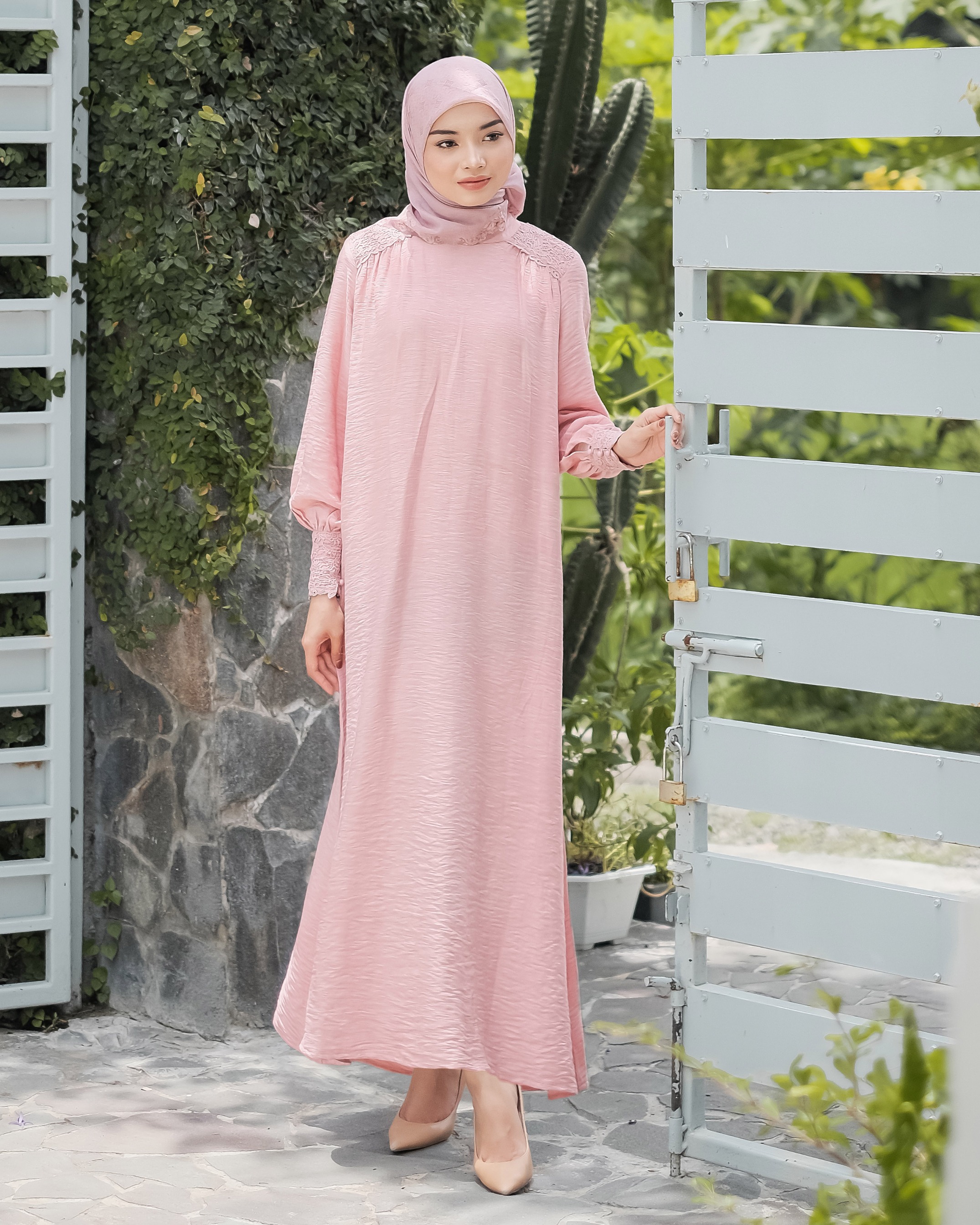 Rafifa Dress - Peach