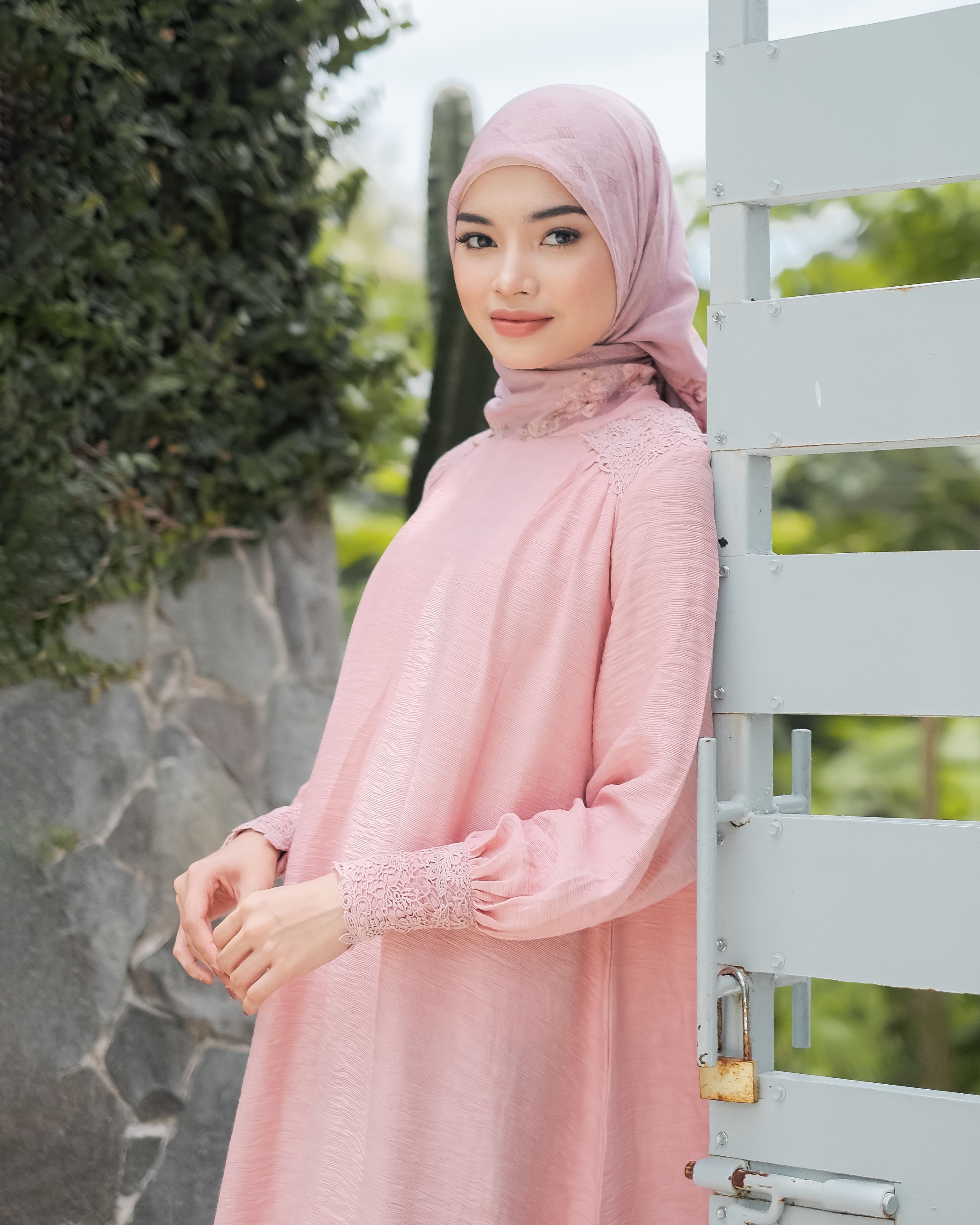 Rafifa Dress - Peach