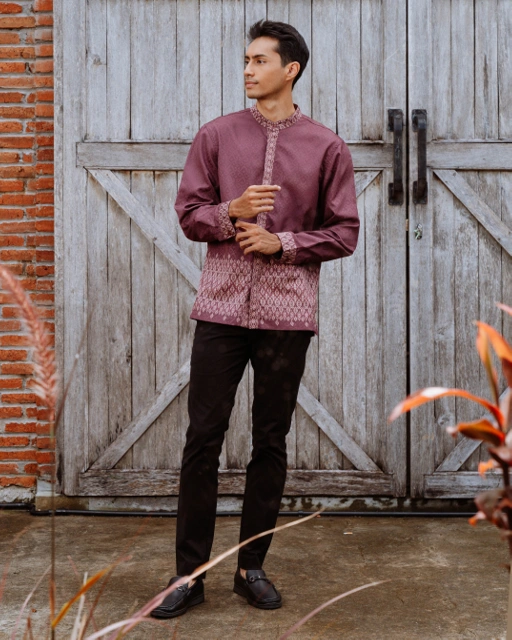 Image of Juna Men's Shirt - Maroon
