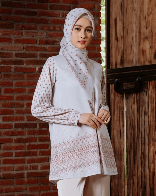 Image of Jenna Blouse - Almond