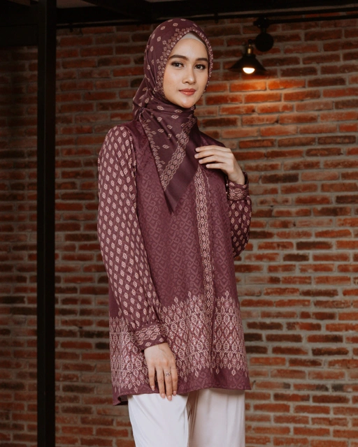 Image of Jenna Blouse - Maroon