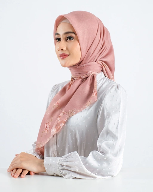 Image of Peony Scarf - Cinnamon