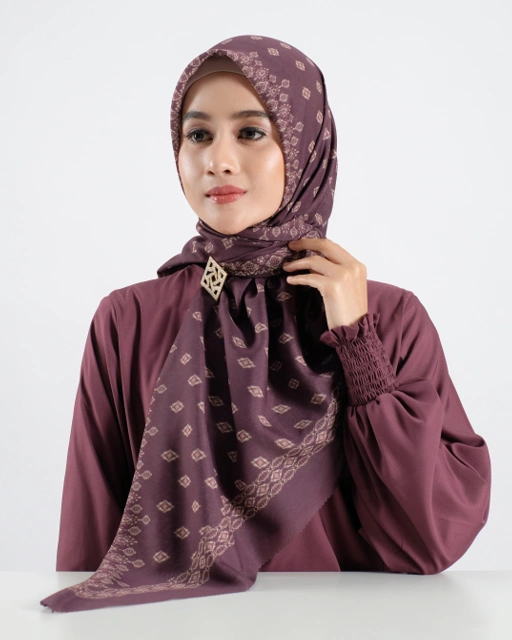 Chayanika Scarf - Maroon