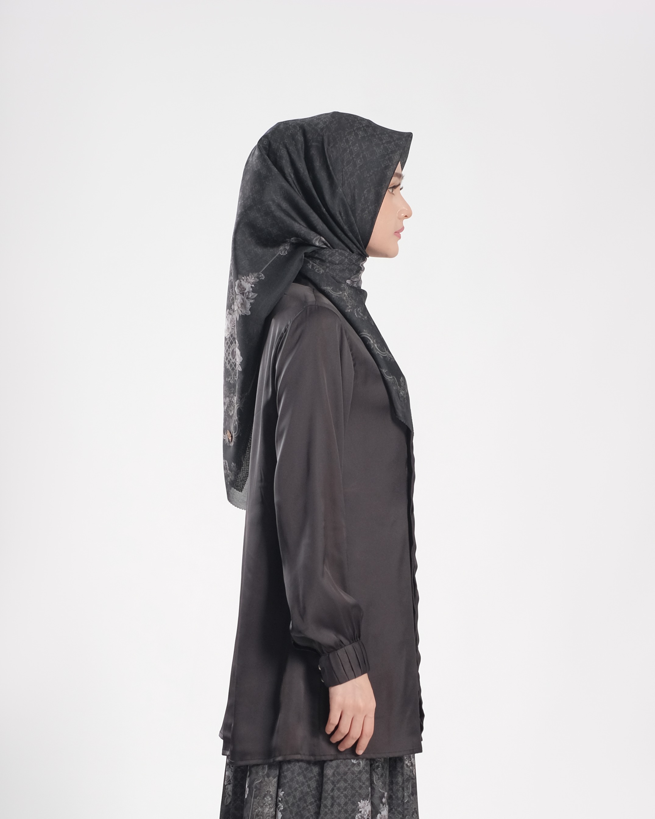 Alraisha Blouse - Black
