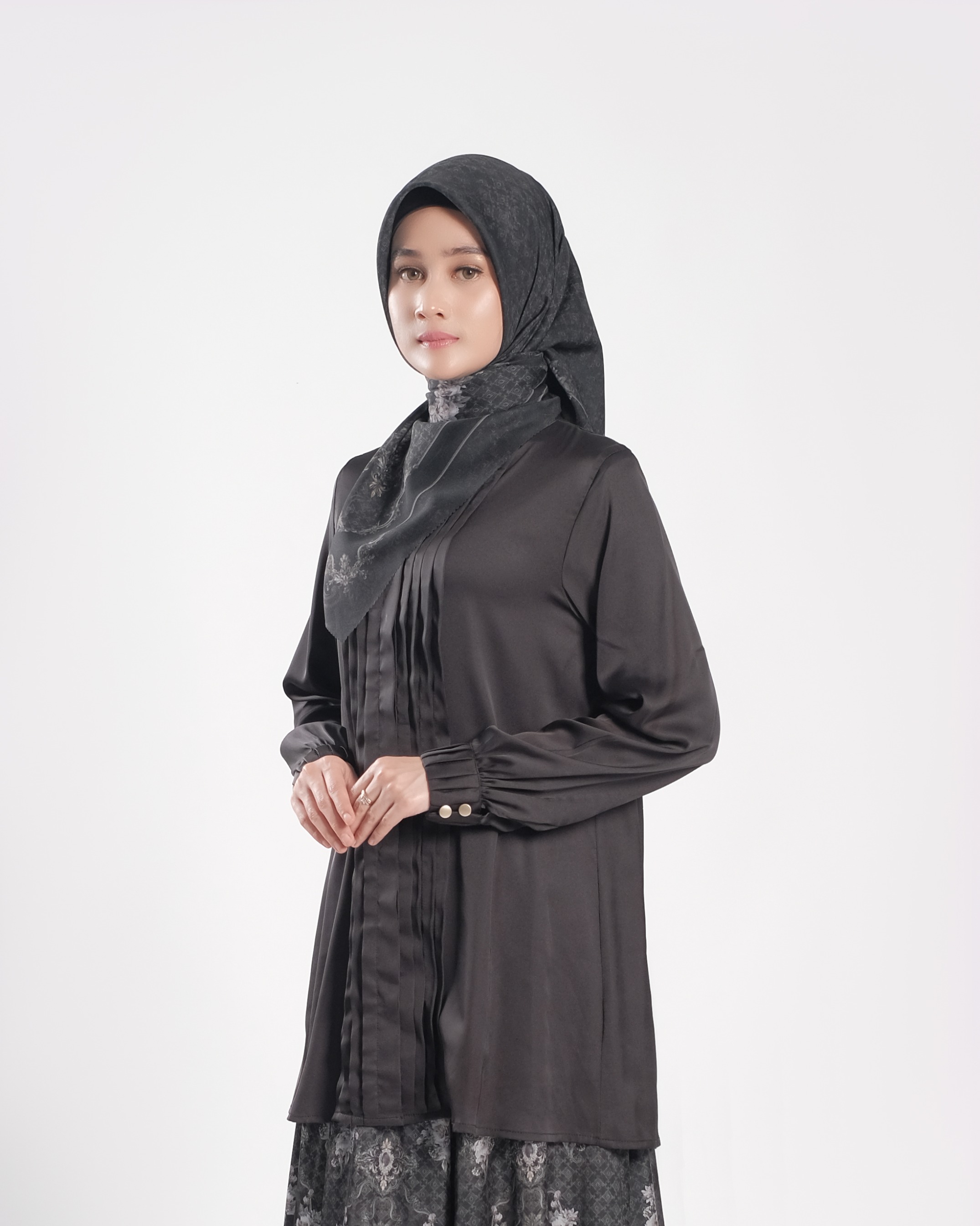 Alraisha Blouse - Black