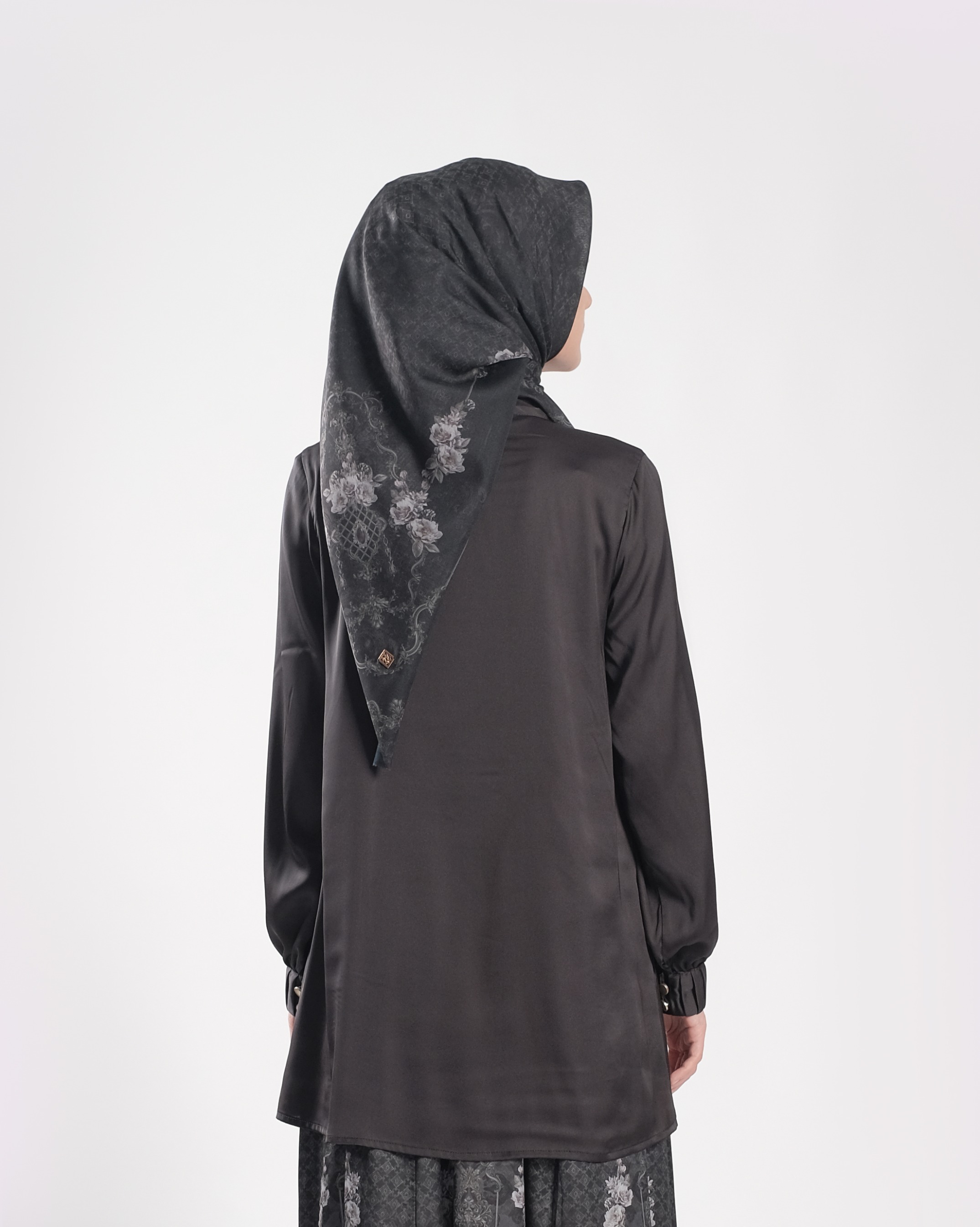 Alraisha Blouse - Black