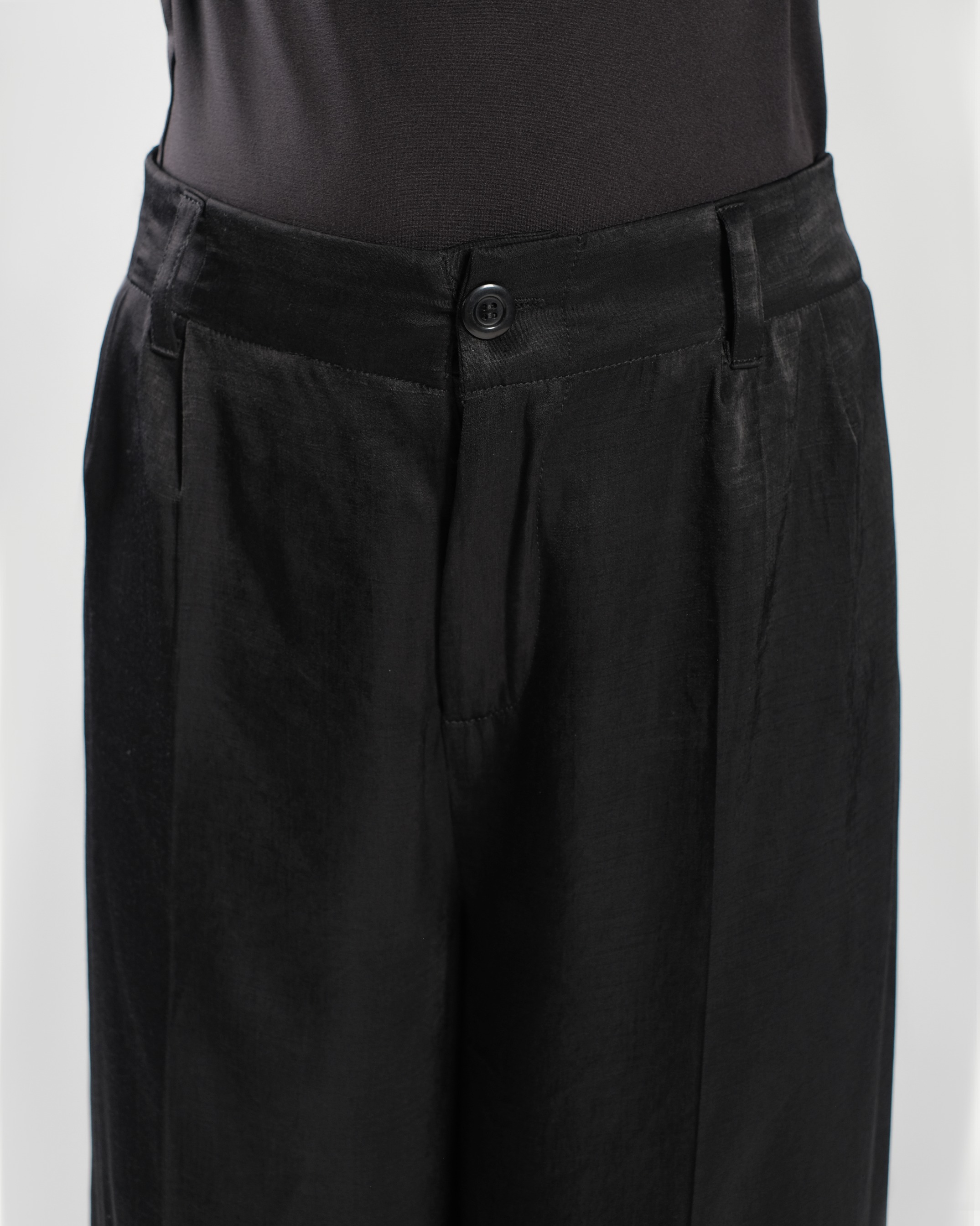 Alraisha Pant - Black