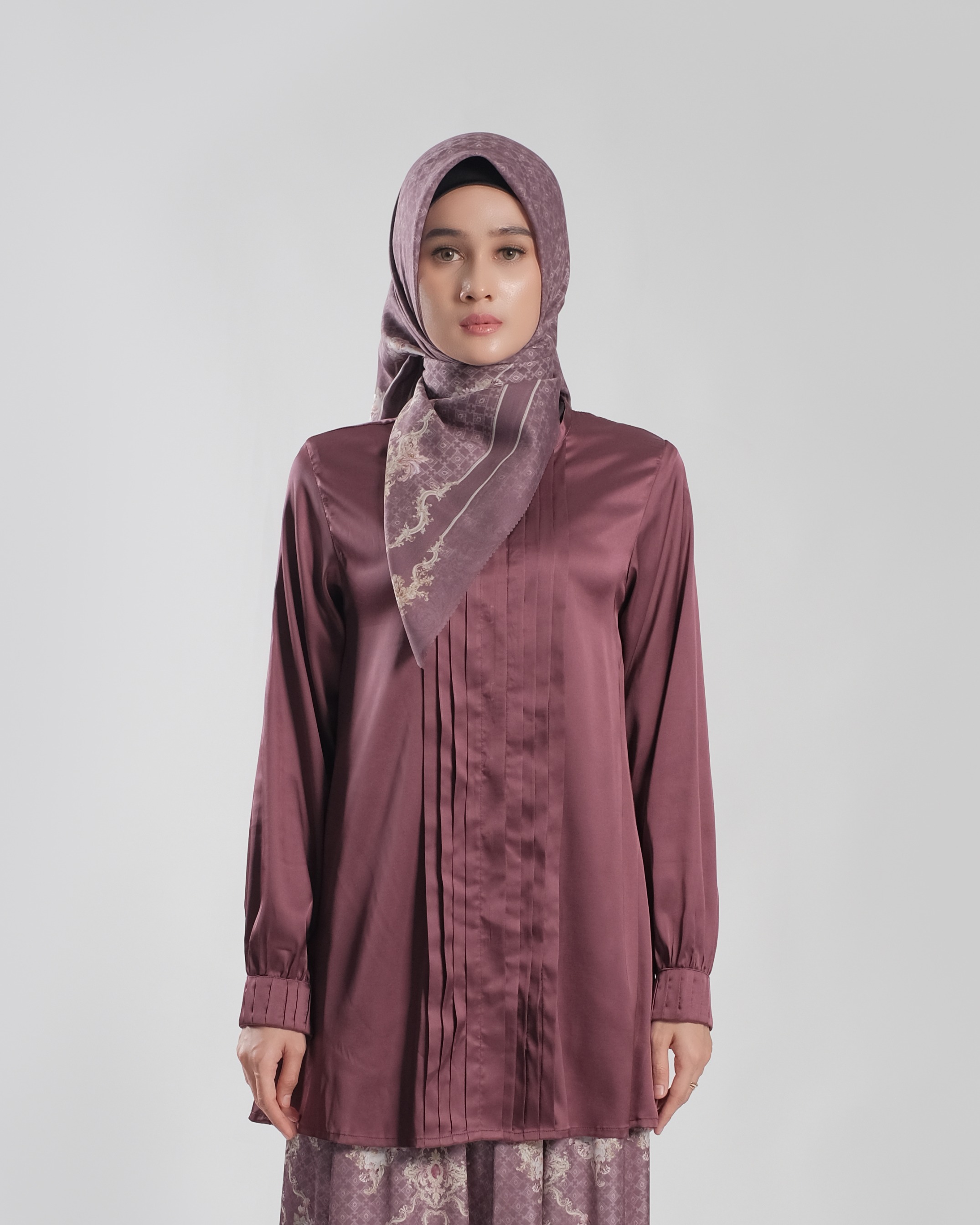 Alraisha Blouse - Maroon